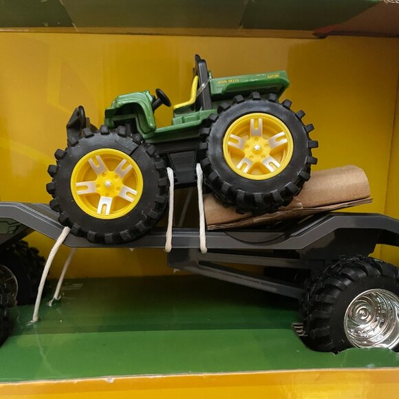 NIB ERTL JOHN DEERE MONSTER TREAD SEMI HAULER W/ UTV GATOR 37584 Learning Curve - Picture 4 of 16